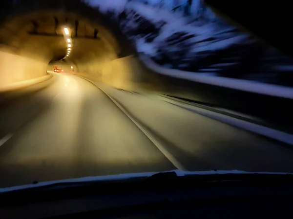 Camião Num Túnel Iluminado Noruega — Fotografia de Stock