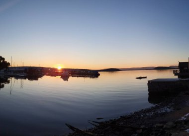 Suda gün batımı - Malmya