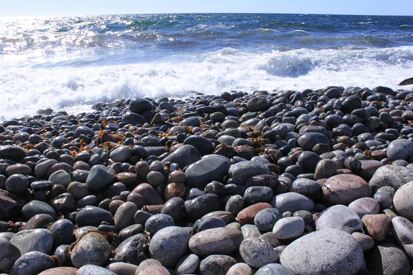 Маленькие Большие Камни Берегу Моря Mlen — стоковое фото