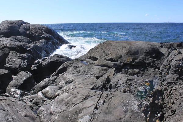 Vulkaniska Klippor Vid Havet Mlen — Stockfoto