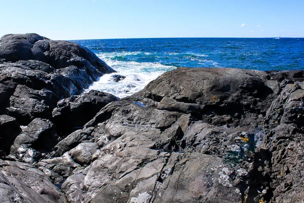 Vagues Mer Côte Rocheuse Mlen — Photo