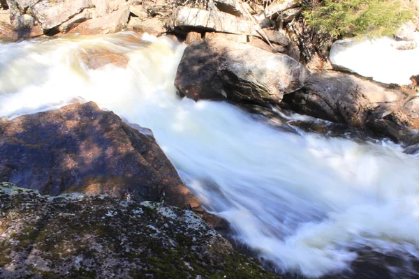 Wasser Fließt Über Felsen Solbergfossen — Stockfoto