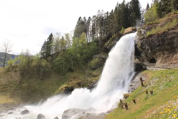 Paisagem Com Vista Para Cachoeira Steinsdalsfossen — Fotografia de Stock