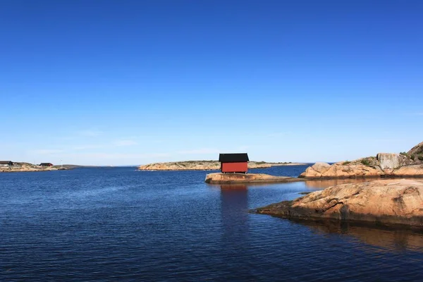 Rumah Merah Kecil Oleh Fjord Hvaler — Stok Foto