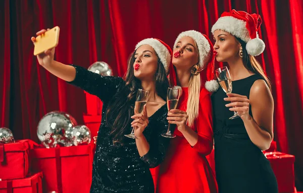 Happy New Year You Three Beautiful Sexy Women Santa Hats — Foto de Stock