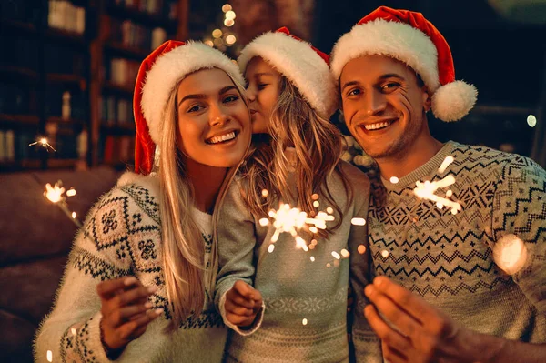 God Jul Och Gott Nytt Glad Familj Firar Vintersemester Hemma — Stockfoto
