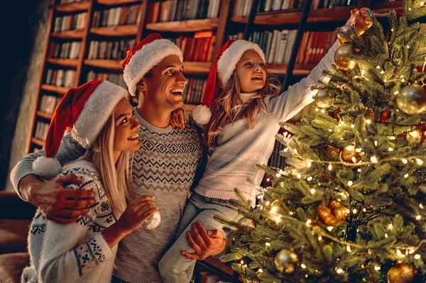 God Jul Och Gott Nytt Glad Familj Firar Vintersemester Hemma — Stockfoto