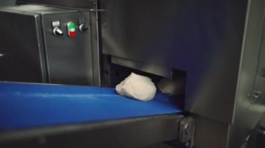 Ekmek fırını gıda fabrikası. Gıda işleme tesislerinin modernizasyonu, üretim hatları. Bir üretim hattında endüstriyel fırın ürünleri - gıda fabrikasında teknoloji ve makineler.