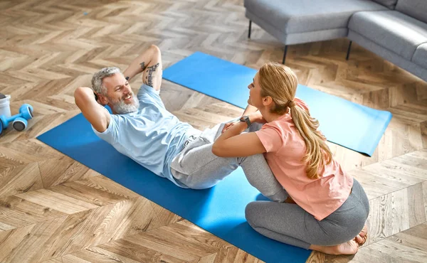 Esporte Fitness Conceito Estilo Vida Saudável Casal Maduro Fazendo Exercícios — Fotografia de Stock