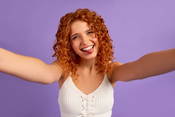 Cute Red Haired Girl Curls Funny Stuck Out Her Tongue — Stock Photo, Image