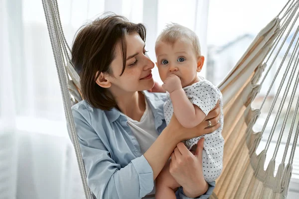 Loving Mom Carying Her Newborn Baby Home Mother Child Mesh — Stock Photo, Image