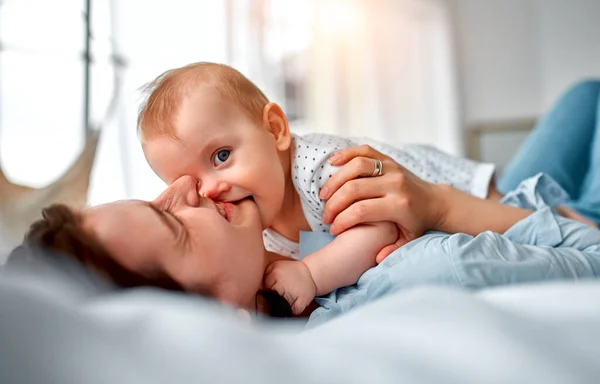 Loving Mom Carying Her Newborn Baby Home Mom Baby Boy — Stock Photo, Image