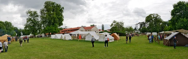 Carnuntum Arkeoloji Parkının Alanı Avusturya Daki Reenaktörlerin Çadırlarıyla Dolu Bir — Stok fotoğraf