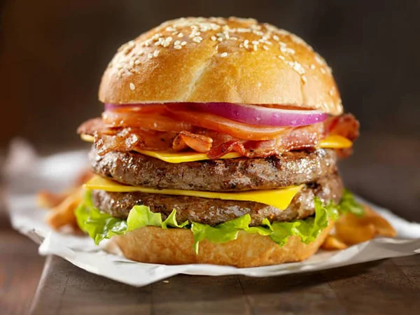 Lezzetli Duble Pastırmalı Çizburger