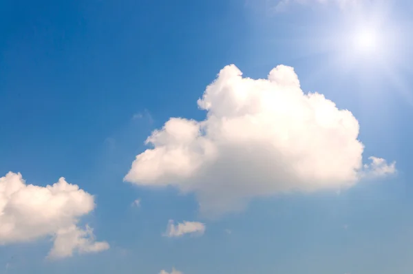 青い空と雲の概要 — ストック写真