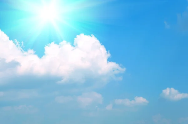 青い空と雲の概要 — ストック写真