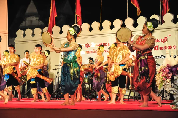 The cultural drum dance show — Stock Photo, Image