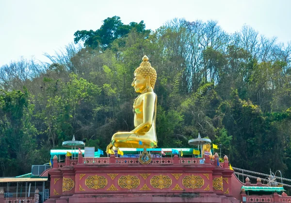 Golden Buddha statue — Stock Photo, Image