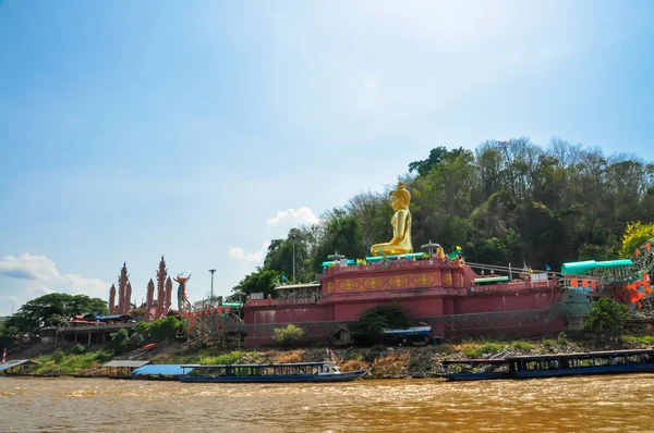 Golden Buddha statue — Stock Photo, Image