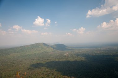 Tepenin üzerinde serinletici bir atmosfer
