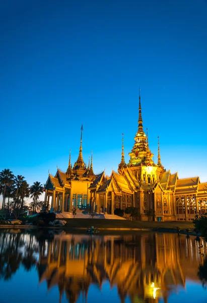 Wat Nonekum Templo local de destino na Tailândia — Fotografia de Stock