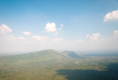 Tepenin üzerinde serinletici bir atmosfer