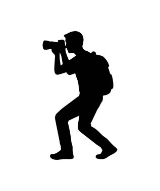 Adamın silueti kamerayı tutuyor, sırt çantasıyla seyahat ederken anları yakalıyor.