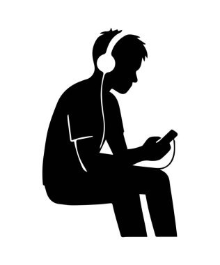 Siluet oturan ve akıllı telefondan müzik dinleyen bir çocuk.