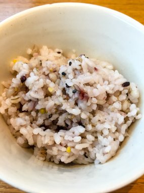 Japon pirinç tahıl ile