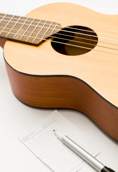 Gitar ile not etmek — Stok fotoğraf