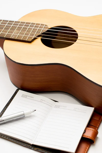 Chitarra con blocco note — Foto Stock