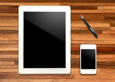 Tablet ve kalem ile akıllı telefon