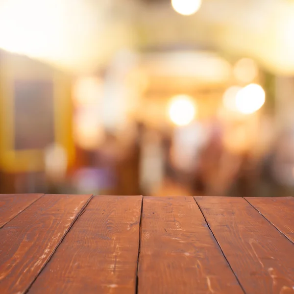 Mesa vacía y fondo borroso café, visualización del producto — Foto de Stock