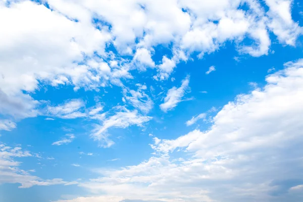 Blue sky with clouds background — Stock Photo, Image