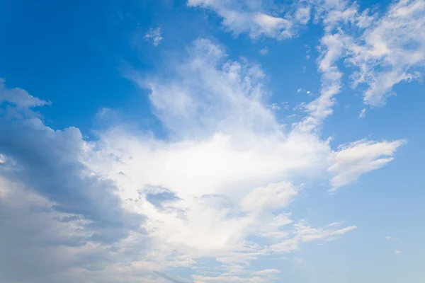 Beautiful dramatic sky and cloud — Stock Photo, Image