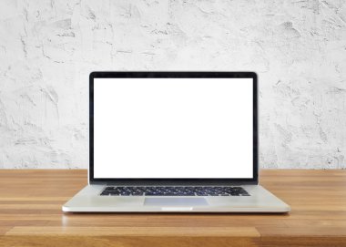 Masada Beyaz çimento duvar arka plan üstünde laptop