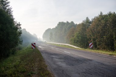 Siste yol üzerinde ışık ışınları