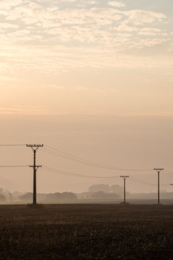 sis alanları üzerinden günbatımı