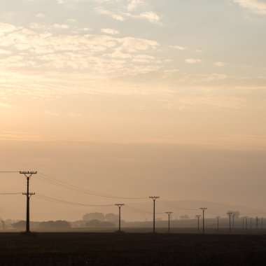 sis alanları üzerinden günbatımı
