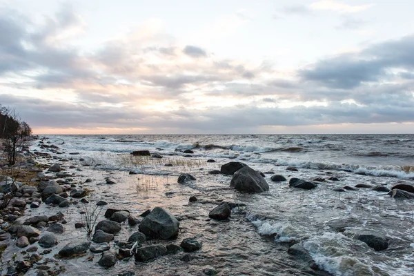 Sturm große Welle an der Ostsee — Stockfoto