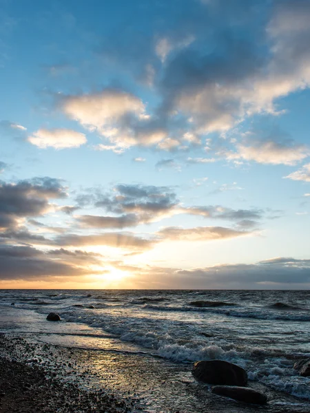 Storm Velká vlna na pobřeží Baltského moře — Stock fotografie