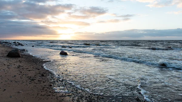 Sturm große Welle an der Ostsee — Stockfoto