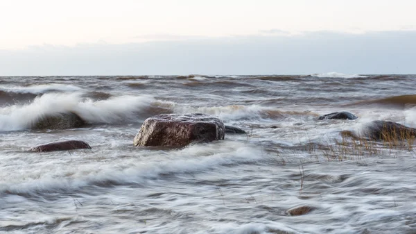 Sturm große Welle an der Ostsee — Stockfoto