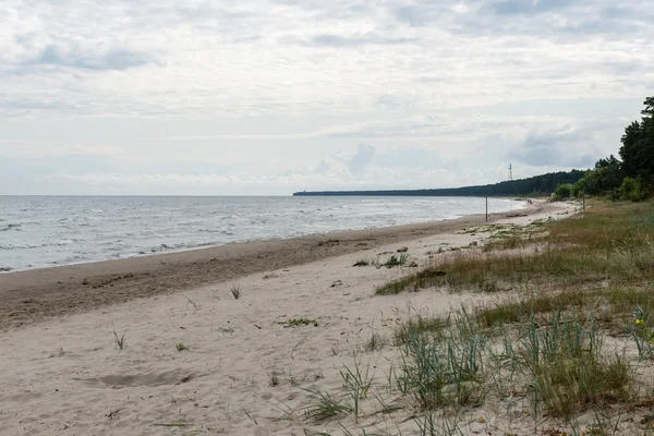 海浪在波罗的海岸边 — 图库照片