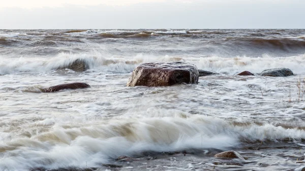 Sturm große Welle an der Ostsee — Stockfoto