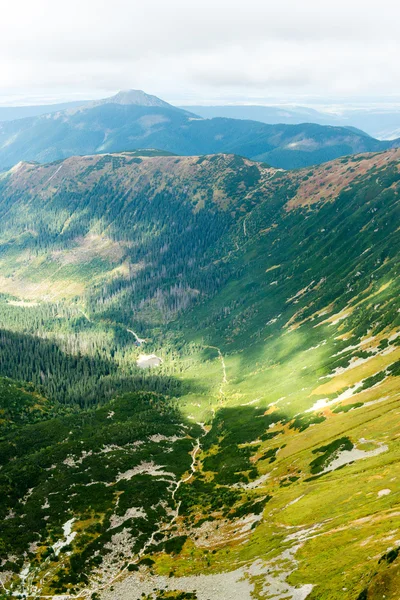Vista de las montañas Tatra en Eslovaquia — Foto de Stock