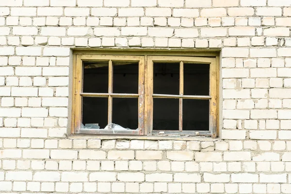 Countryside buildings in summer — Stock Photo, Image