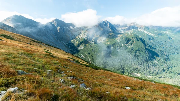 슬로바키아에서 타트라 (tatra) 산의 보기 — 스톡 사진