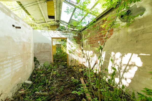 Ferme abandonnée bâtiment — Photo