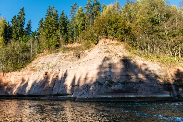 Acantilados de arenisca en el parque nacional de Gauja —  Fotos de Stock